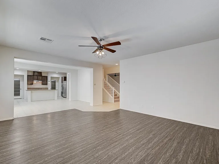 6637 Cliff Shore Ct — Photo 5