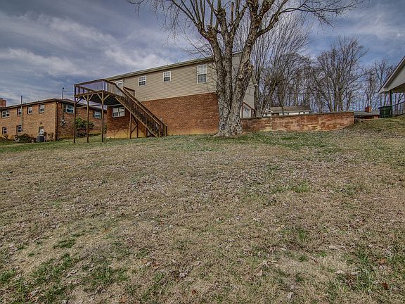 5th image of 319 Piercy St