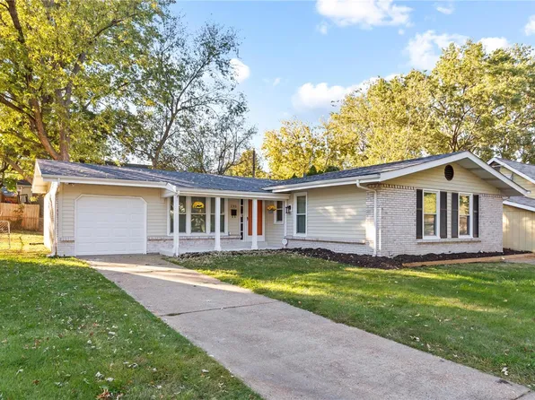 195 Broadmere Dr, Florissant, MO 63033