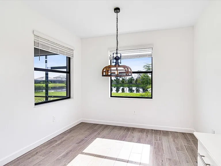 4873 Seafoam Trl — Photo 11