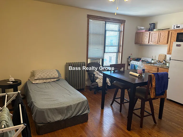4806 N Kedzie Ave #209 — Photo 2