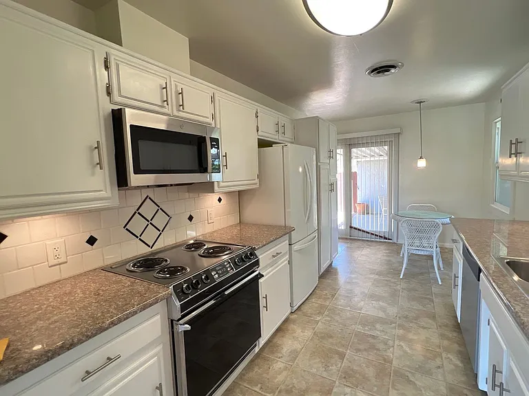 2629 Alder St — Photo 6