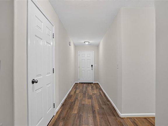 4th image of 3034 Desmond Woods Dr