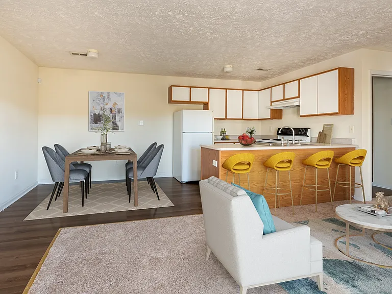 South Main Apartments — Photo 14