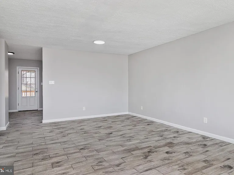 42 Holcumb Ct — Photo 4