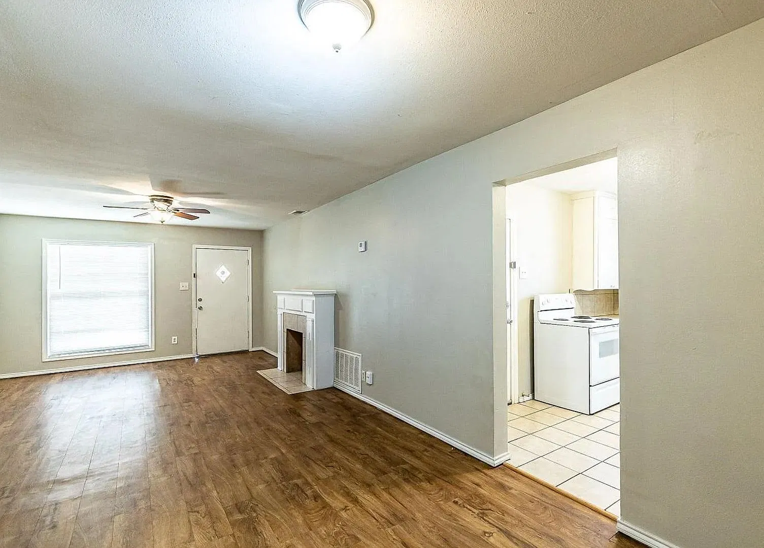Charming 3 Bedroom with Character! — Photo 3