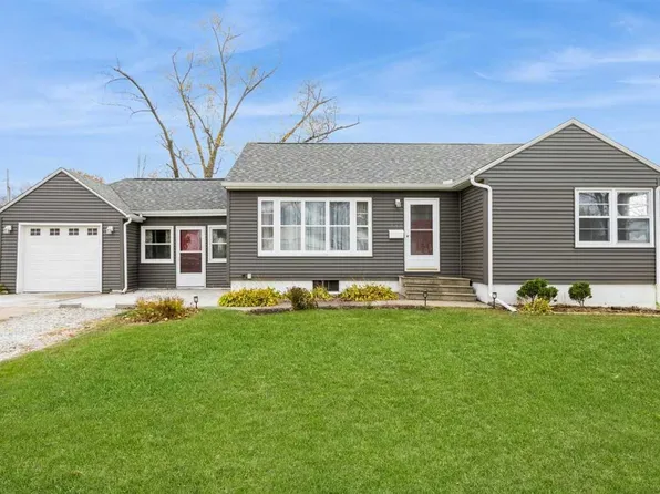 645 36th St NE, Cedar Rapids, IA 52402