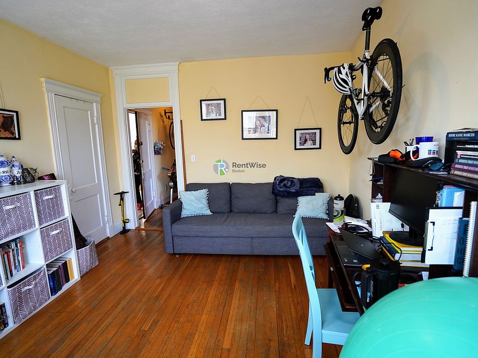 2nd image of 76 Gordon St #29