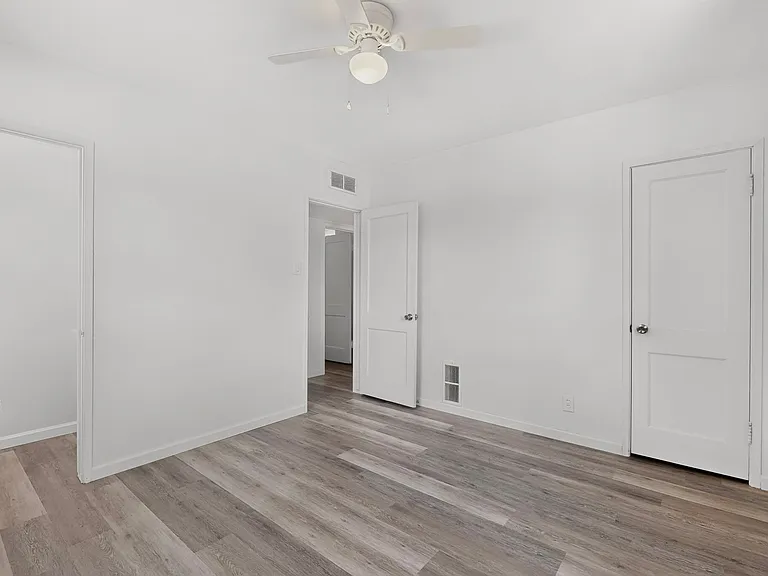 8715 Menaul Blvd NE — Photo 39