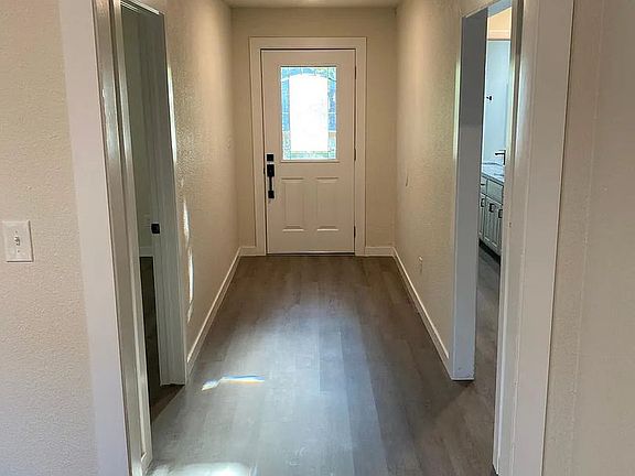 3rd image of 1302 N Carriage Way