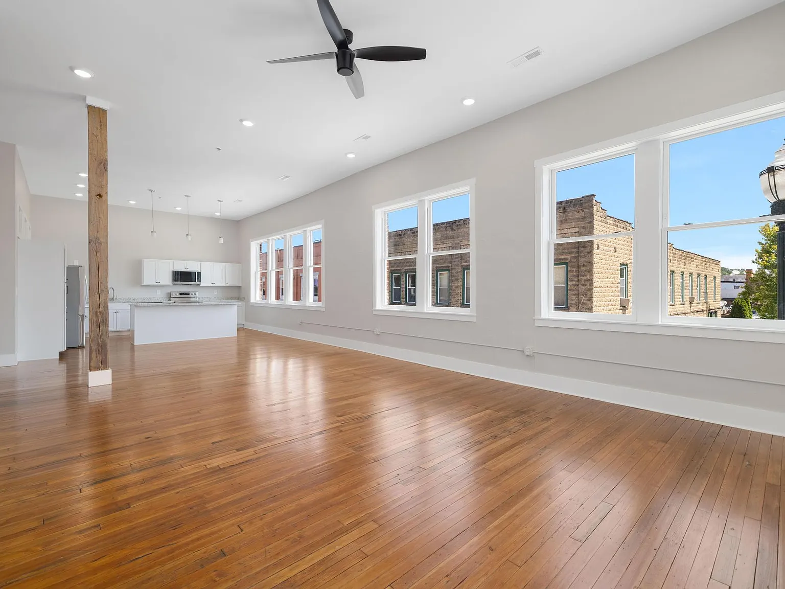 2 bed, 2020 sqft, $2,350 — Photo 1