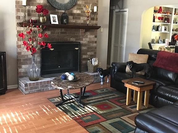 Tall ceilings in the family room