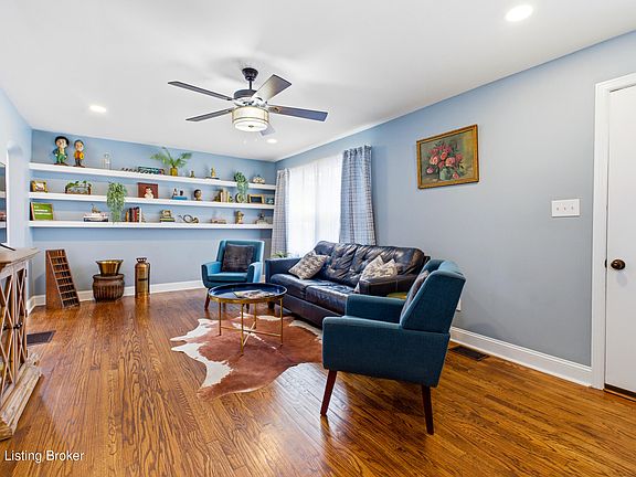 5th image of 203 Abbott St