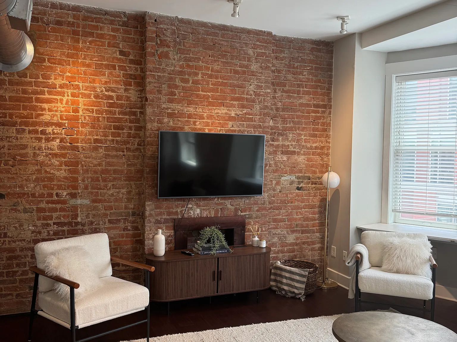 1501 Vine St — Photo 1