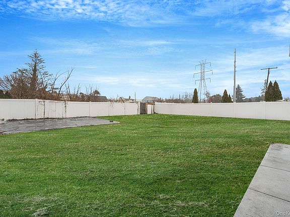 4th image of 27 Mallard Road