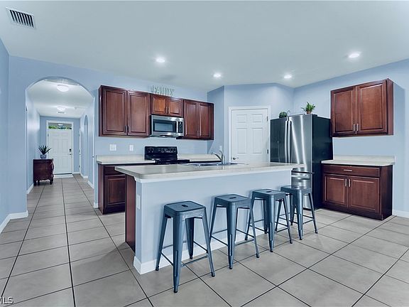 3rd image of 10357 Silver Pond Ln