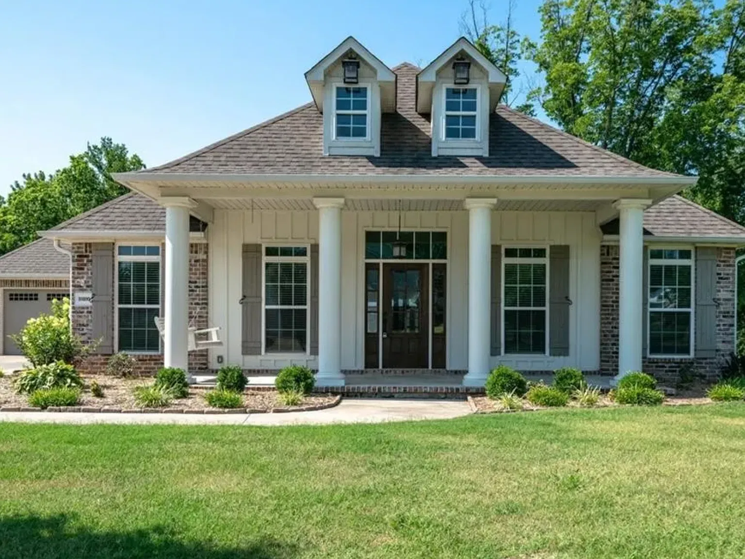 4 bed, 3.5 bath, 2550 sqft, $4,500 — Photo 1