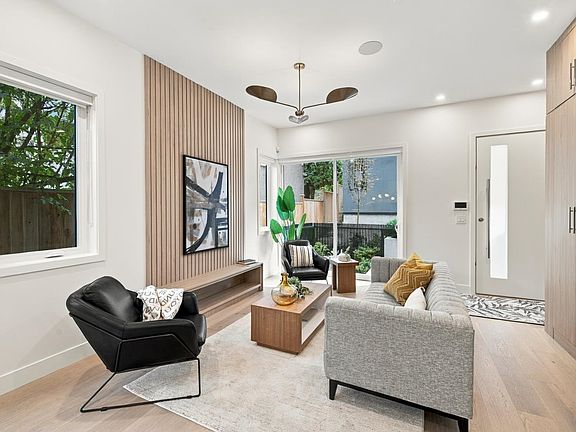 5th image of 2509 Kitchener St #2