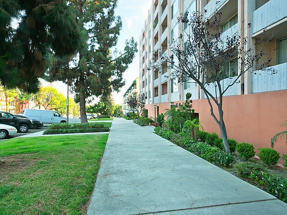 3rd image of 421 S La Fayette Park Pl APT 316