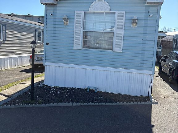 3rd image of 2701 Goethals Road N #H4