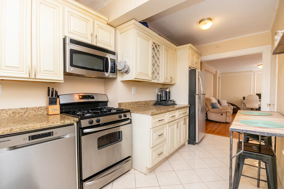 1 bed, 722 sqft, $2,800 — Photo 1