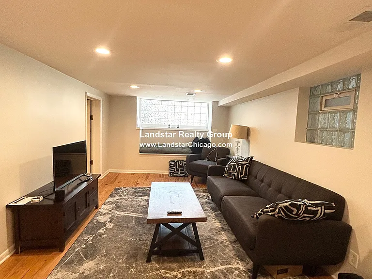 1419 W Grand Ave #G — Photo 1