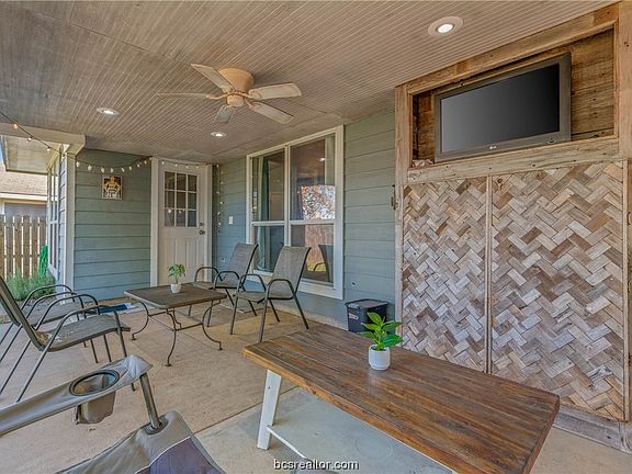2nd image of 909 Trellis Gate Ct