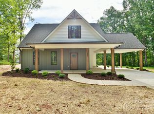 344 Holly Dr, Mount Holly, NC 28120