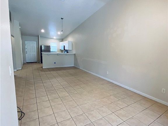 5th image of 4462/4464 29th St SW