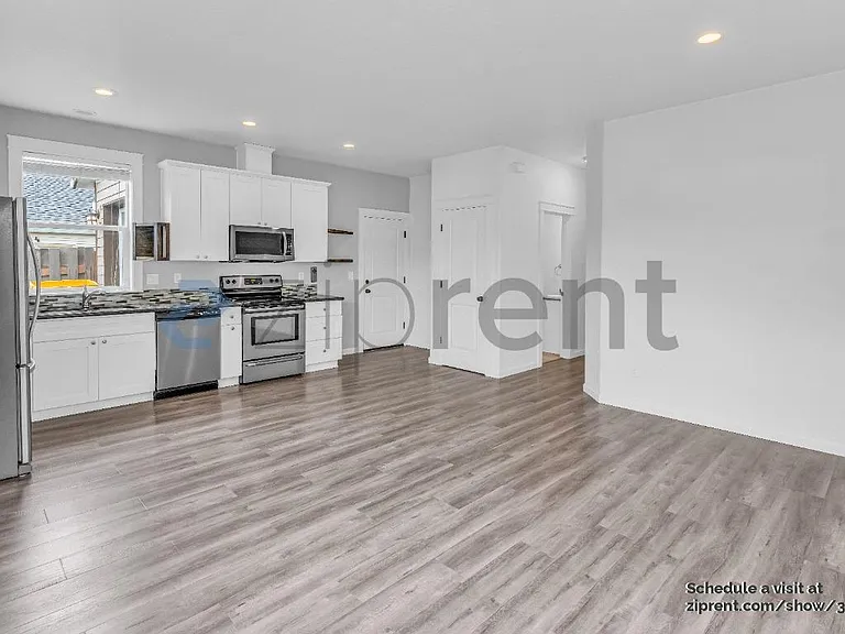 4451 SE 117th Ave — Photo 8