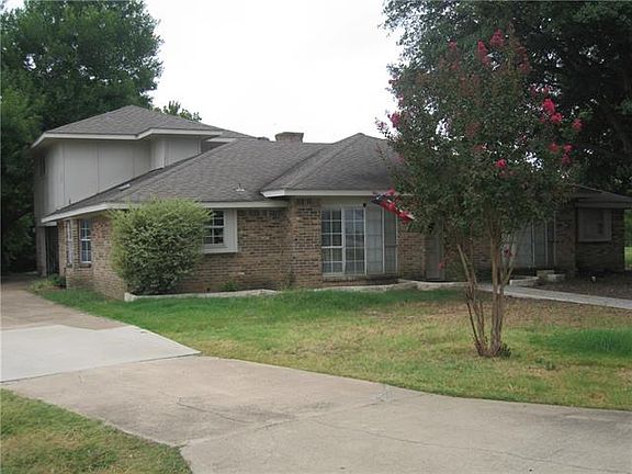 2nd image of 1212 Meadow Ln