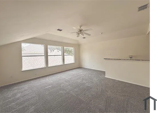 3 bed, 2078 sqft, $2,800 — Photo 1