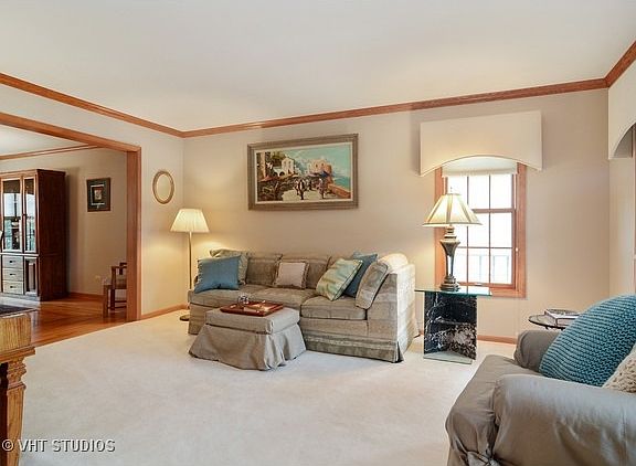 3rd image of 1222 N Lakeview Dr