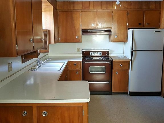 2nd image of 117 S Lincoln St APT 3