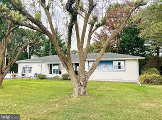 2000 Yingling Dr, Spring Grove, PA 17362