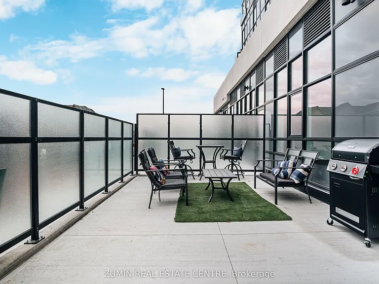 395 Dundas St W #110 — Photo 5