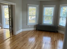 25 Brewer St, Portland, ME