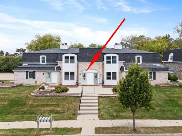 2057 Chateau COURT, Grafton, WI 53024