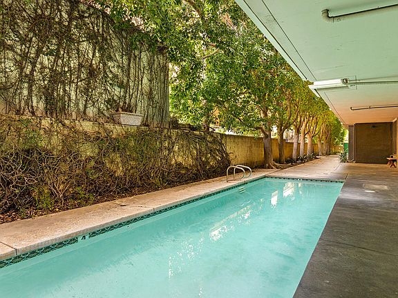 5th image of 1880 Veteran Ave APT 105