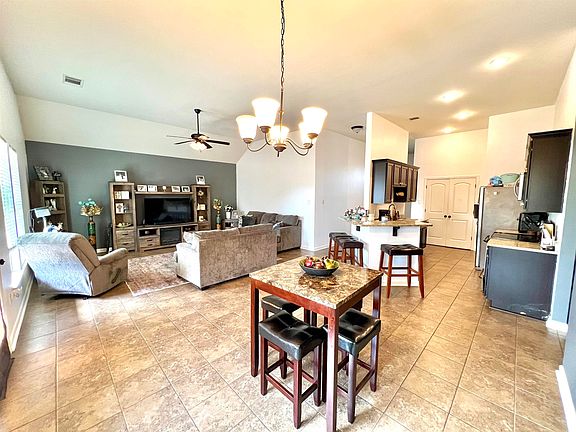 5th image of 426 Cypress Garden Dr