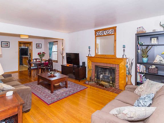 3rd image of 11732 S Campbell Ave