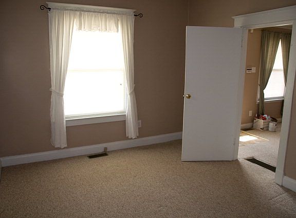 5th image of 2700 Chestnut St