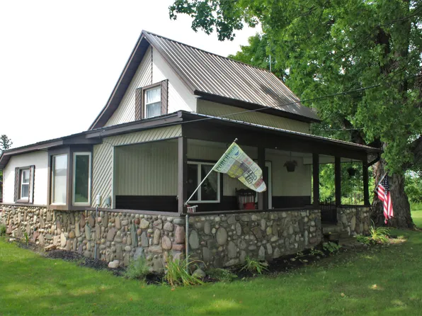 8707 N Ferris Rd, Six Lakes, MI 48886