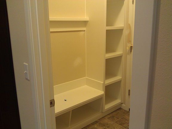 4th image of 828 207th St SW