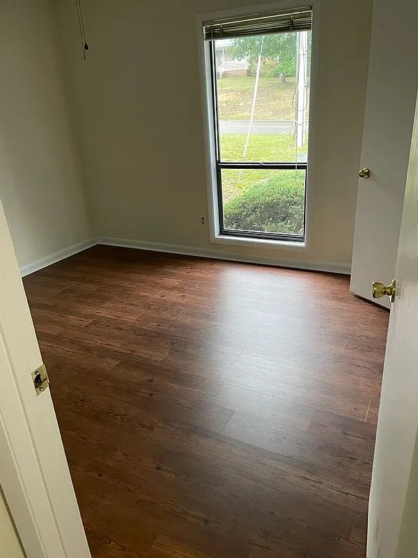 2 bed, 1.5 bath, 900 sqft, $1,142 — Photo 4