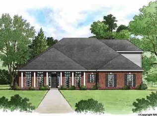 41 Wax Ln, Huntsville, AL 35824