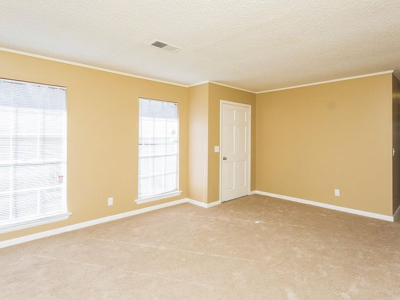 5th image of 2905 Valley View Cir