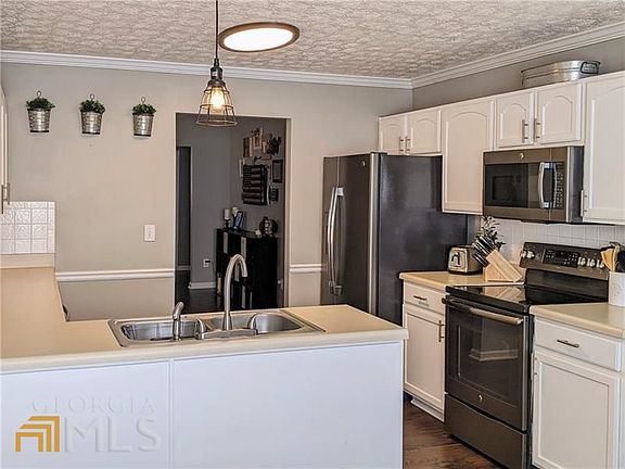 3rd image of 3880 Brushymill Ct