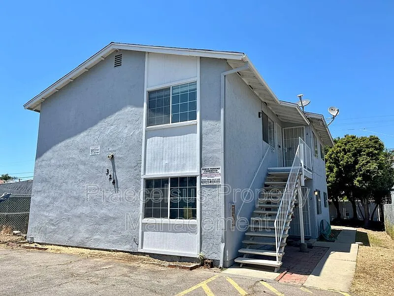 1 bed, 1.0 bath, 600 sqft, $1,690 — Photo 2