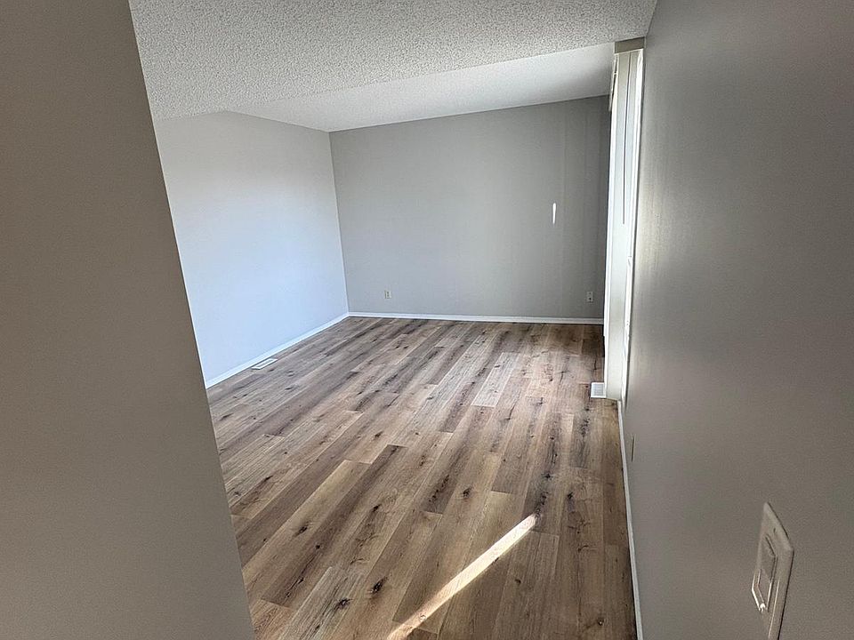 1st image of 64 Whitnel Ct NE #1